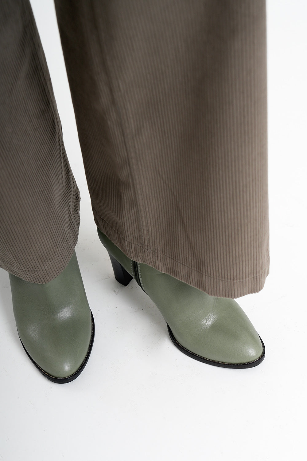 Flair Vit Boots - olive